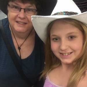 Meet your Posher, Kayla